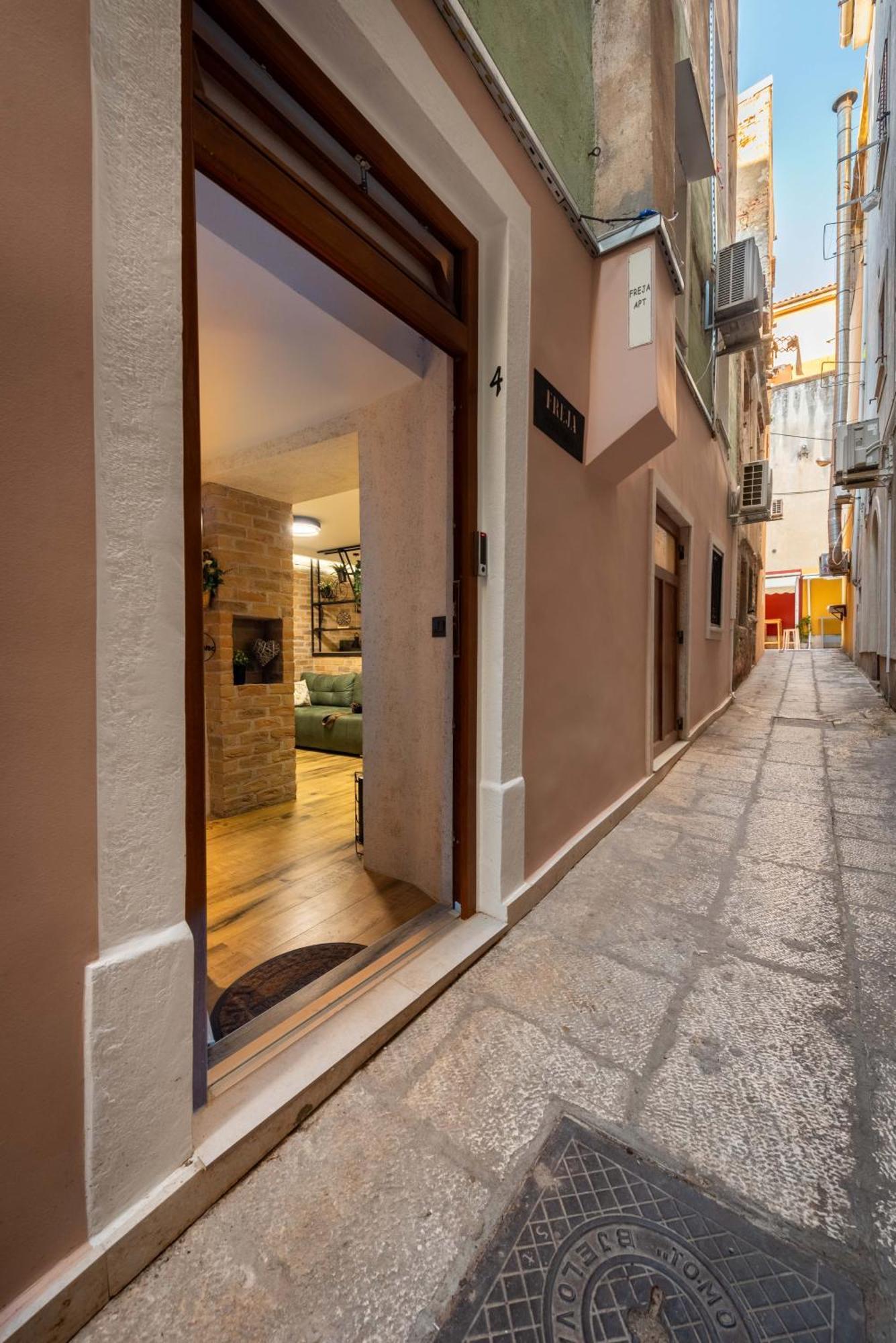 Freja- Luxury Studio Apartment Old Town Zadar Center Exterior photo